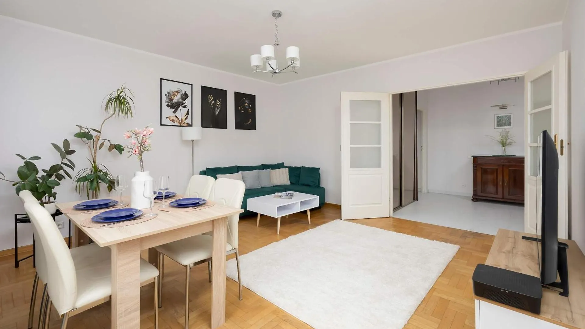 Spacious 4-Bedroom Apartment By Noclegi Renters Warsaw 0*,
