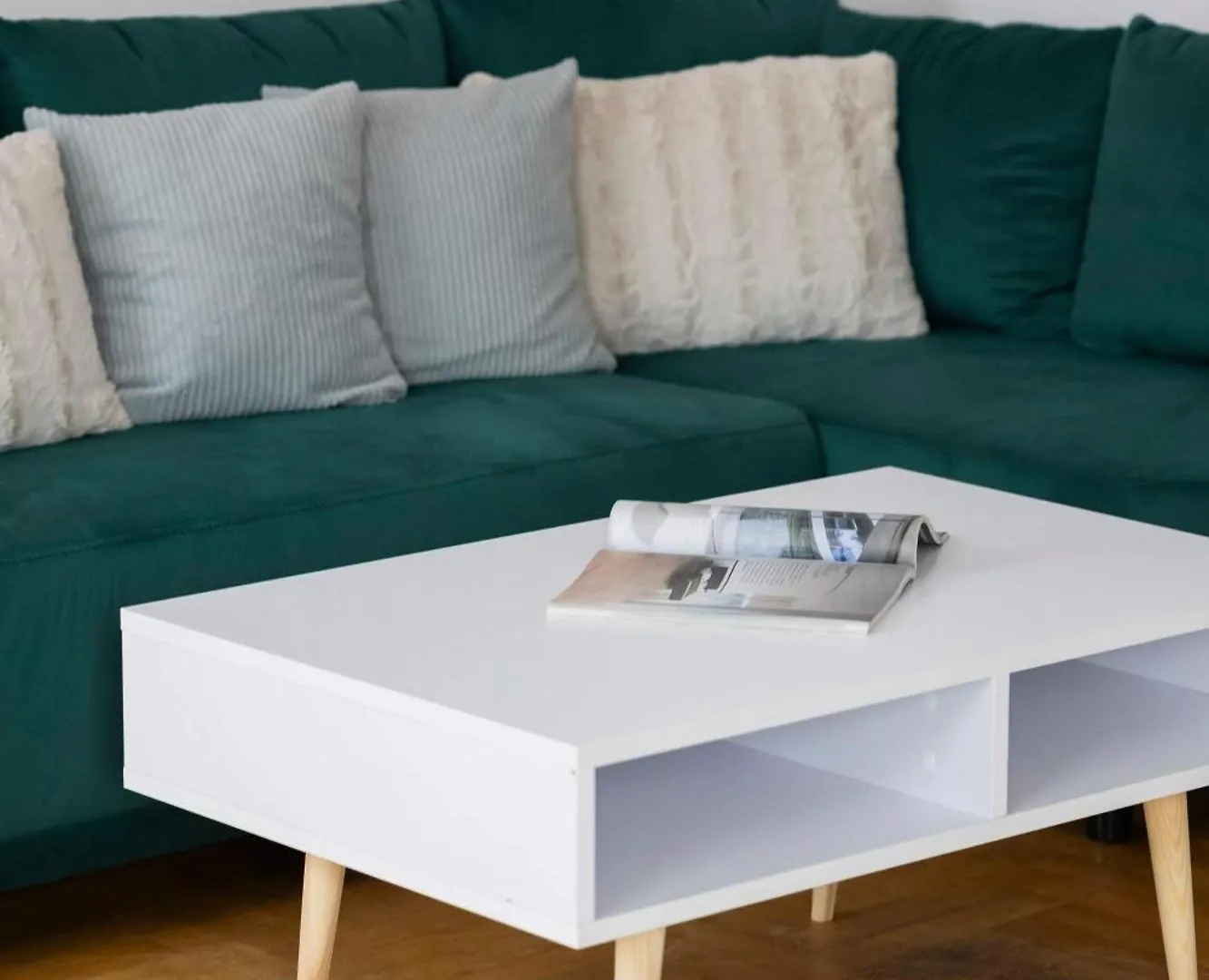 Spacious 4-Bedroom Apartment By Noclegi Renters Warschau Polen
