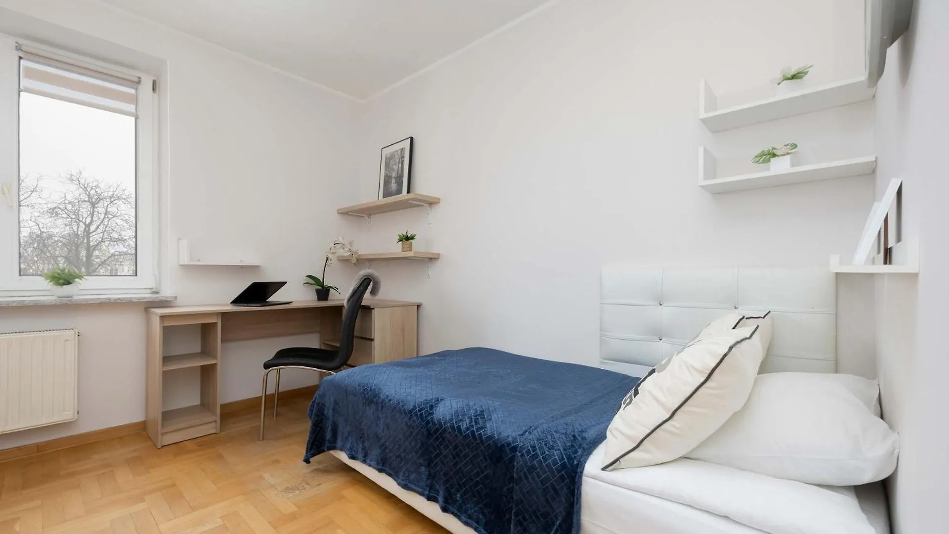 Spacious 4-Bedroom Apartment By Noclegi Renters Warschau